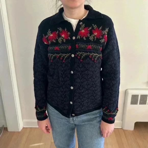 VTG TALBOTS Lambswool/silk blend embroidered collar button down cardigan sz M - Picture 2 of 7